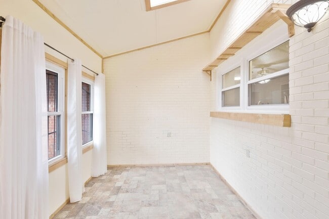 Photo - 3202 45th St