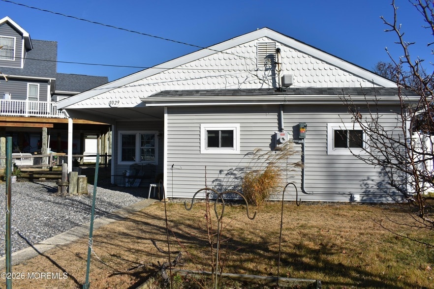 Photo - 1029 Radio Rd