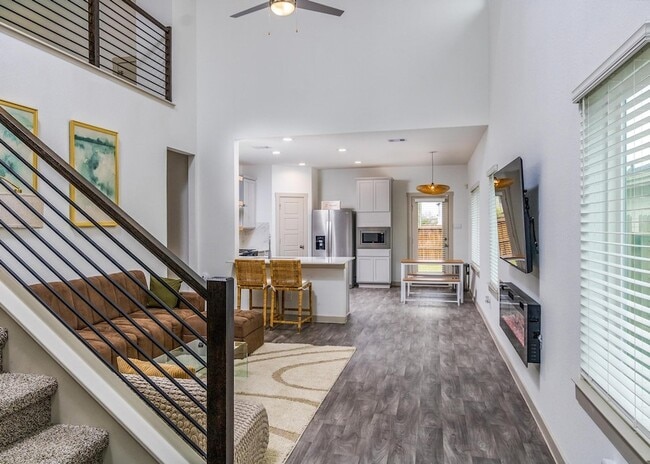 Photo - 12832 Barnsbury Ln