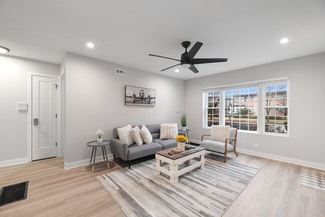 Photo - 1001 W Howard St Unit ID1032507P