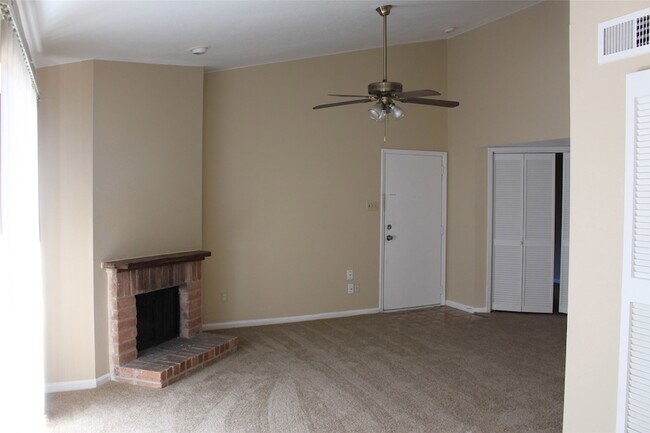 Photo - 16111 Aspenglenn Dr Unit 1002
