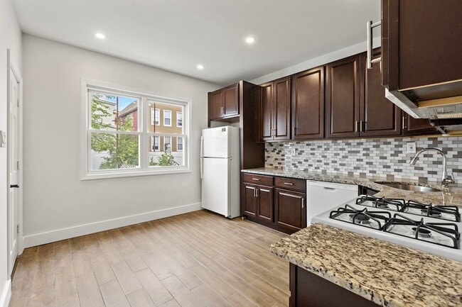 Photo - 81 Humphrey Ave