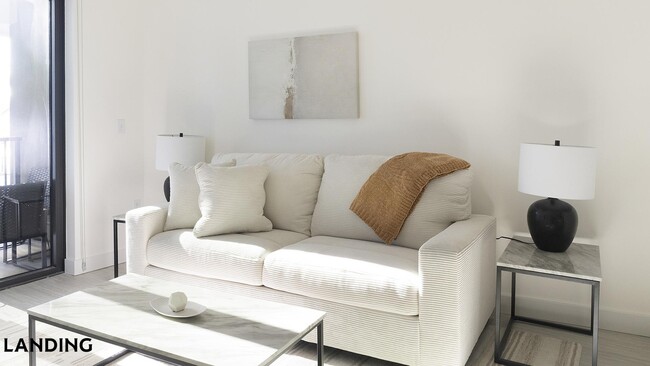 Photo - 1007 S Mint St Unit 831