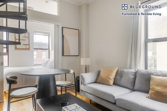 Photo - 515 W 47th St Unit FL5-ID1878