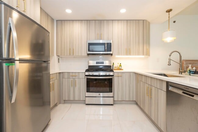 Building Photo - 20 Newport Pkwy Unit 1203