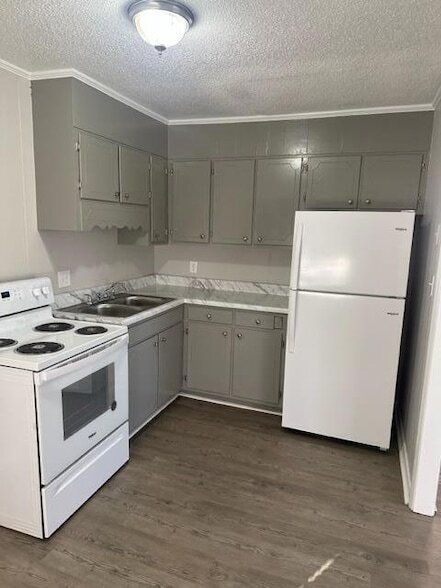 Photo - 363 Highland Ave NW