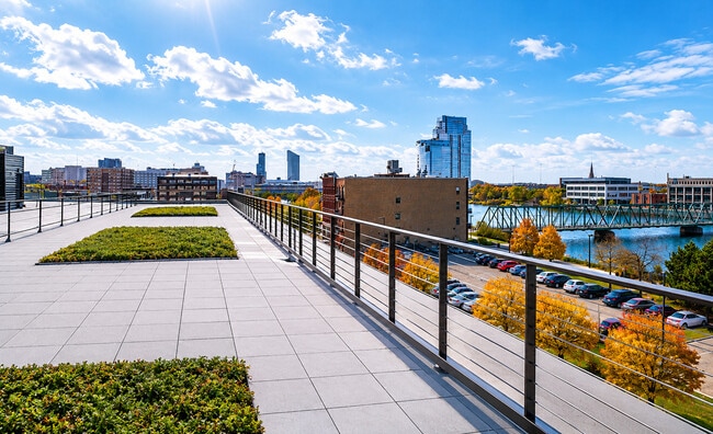 Photo - River Flats at 820 Monroe