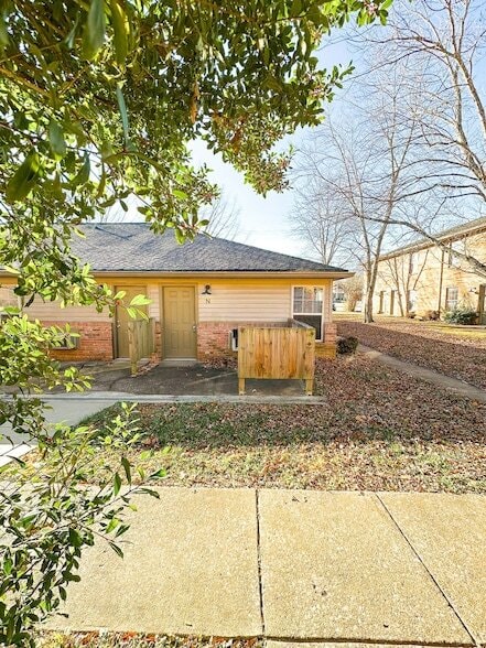 Building Photo - 100 Ballygar St Unit N