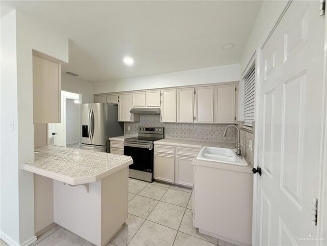 Photo - 2400 Brazil St