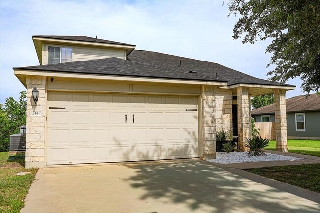 Photo - 214 Lidell St