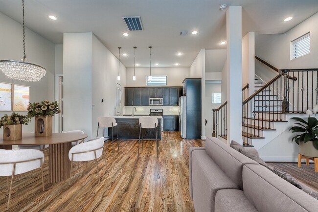 Photo - 1508 Beall St