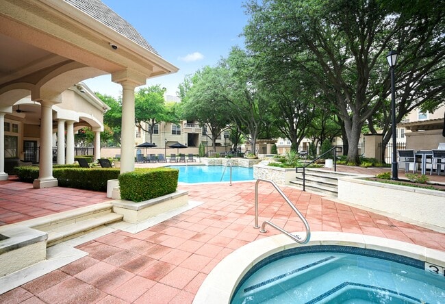 St Moritz Apartments in Dallas, Texas - St Moritz