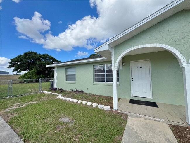 Building Photo - 2540 Elm Ave
