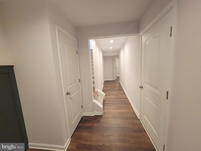 Photo - 328 W 11th St