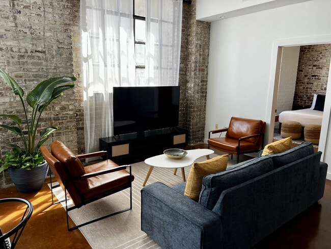 Building Photo - 527 St Joseph St Unit SI ID1265373P