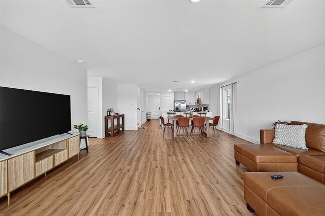 Building Photo - 27615 Seascape Vlg Dr