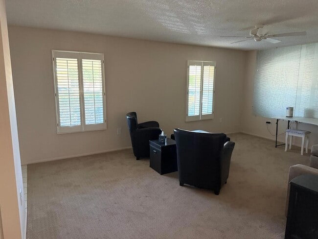 Building Photo - 9209 W Glen Oaks Cir N