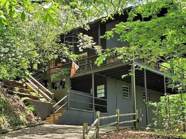 Building Photo - 328 Possum Trot Trail