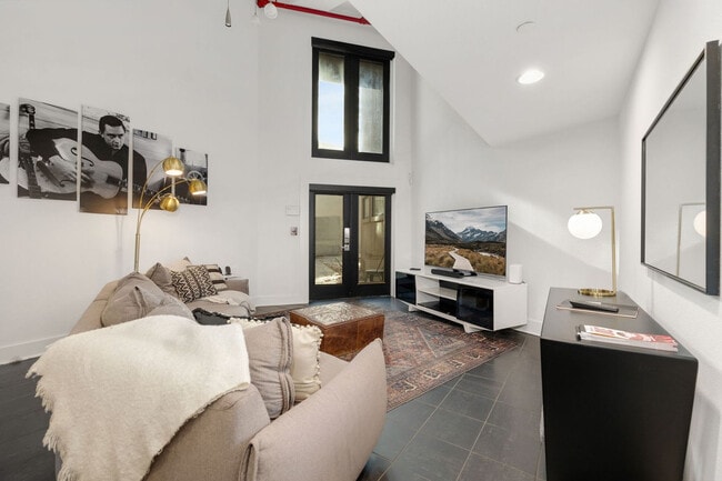 Photo - 329 N West Ave Unit ID1371146P