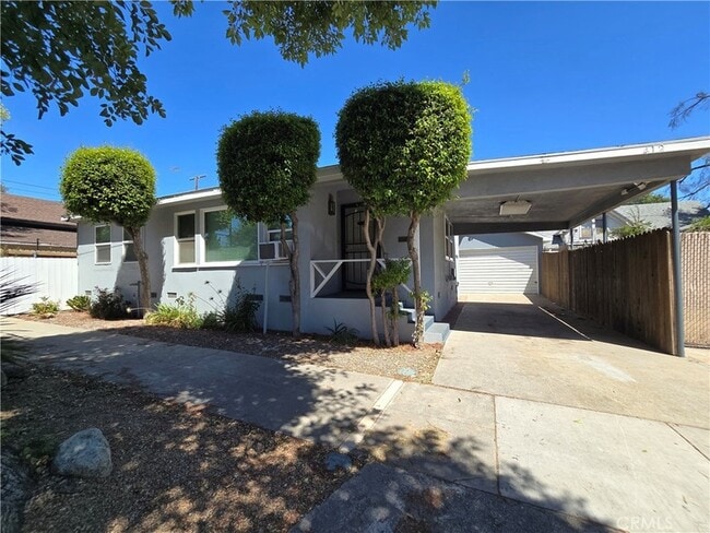 Building Photo - 412 N Cherry Ave