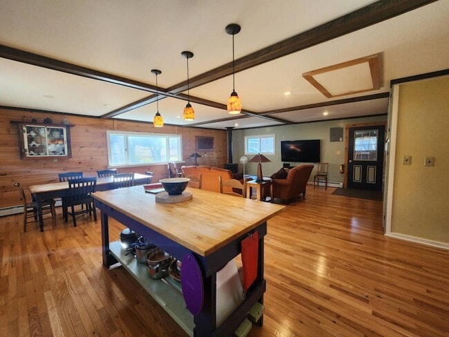 Photo - 832 W Fulton Rd