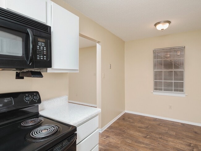 Photo - Oak Manor Apartment Homes