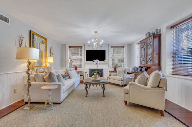 Building Photo - 9 W Gordon St Unit ID1244817P