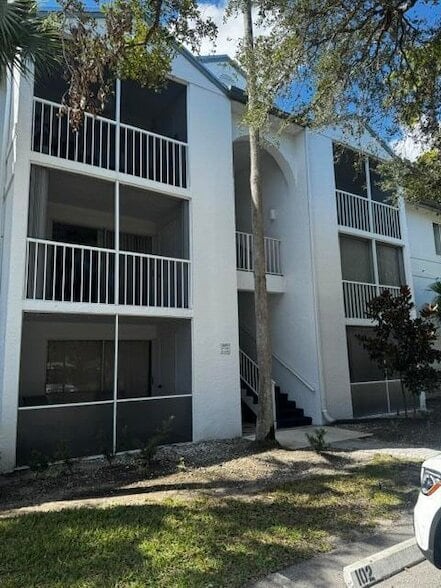 Building Photo - 2502 SE Anchorage Cove Unit G-3