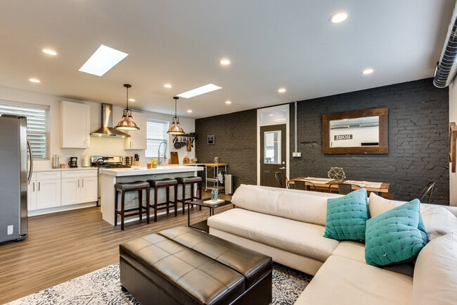 Photo - 706 N Racine Ave Unit ID1255567P