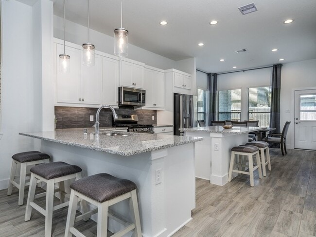 Photo - 13210 Wood Leaf Pk