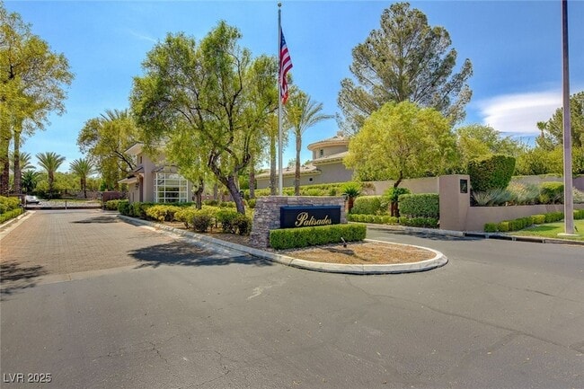 Photo - 209 Surtees Point St