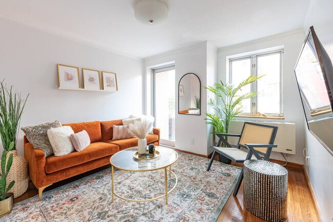 Building Photo - 209 W 20th St Unit ID1013666P