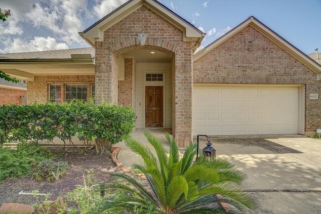 Building Photo - 16011 Belleshire Glen Ln