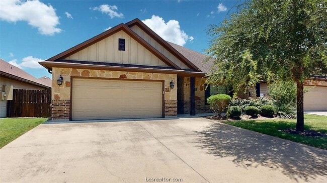 Building Photo - 413 Hayes Ln