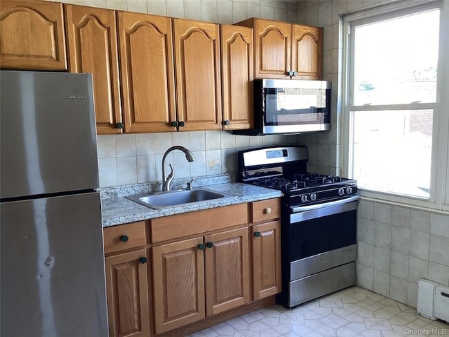Photo - 61-24 169th St