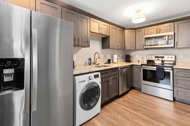 Photo - 457 E Kirby St Unit ID1228687P