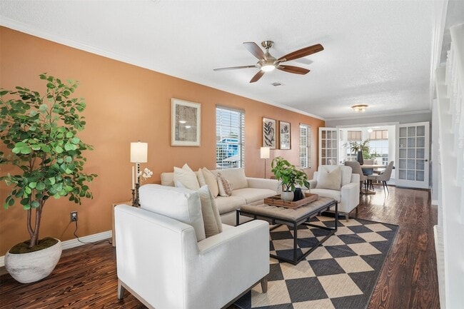 Photo - 818 Cedar Rd