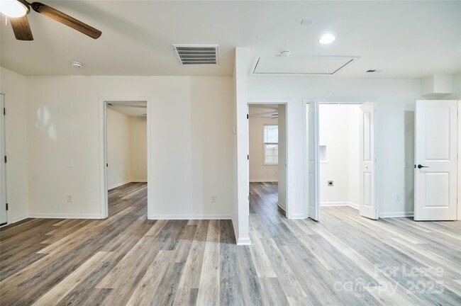 Photo - 313 Heyward St