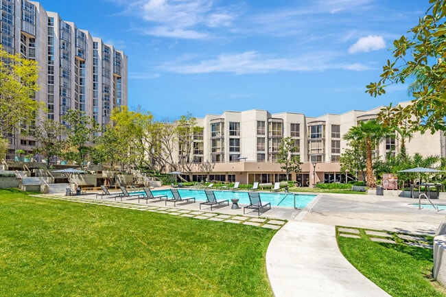 Photo - Promenade Towers