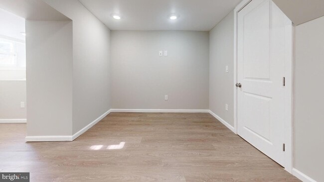 Building Photo - 1229 W Venango St