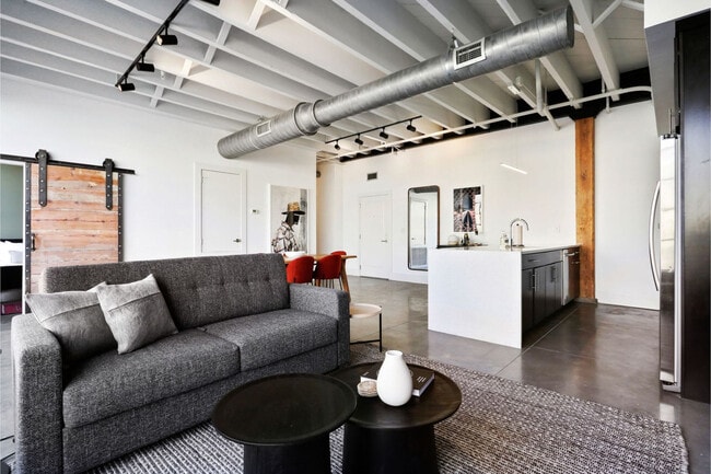 Building Photo - 822 Howard Ave Unit ID1272337P