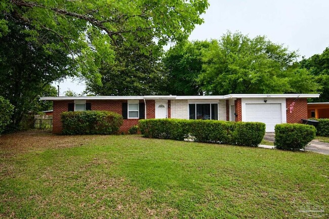 Building Photo - 3875 Arbutus Dr