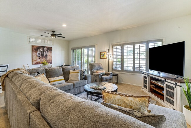 Building Photo - 16426 W Boulder Vista Dr Unit SI ID1546454P