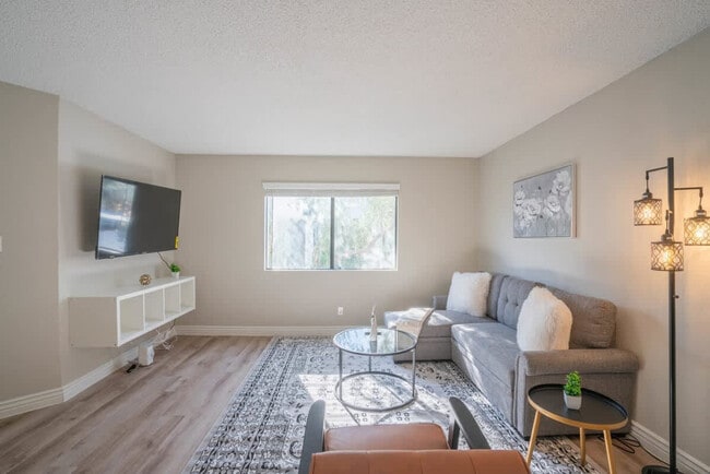 Building Photo - 8550 E McDowell Rd Unit ID1263114P