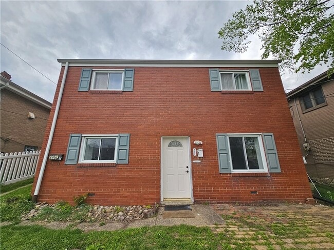 Building Photo - 4461 Highridge St Unit 2