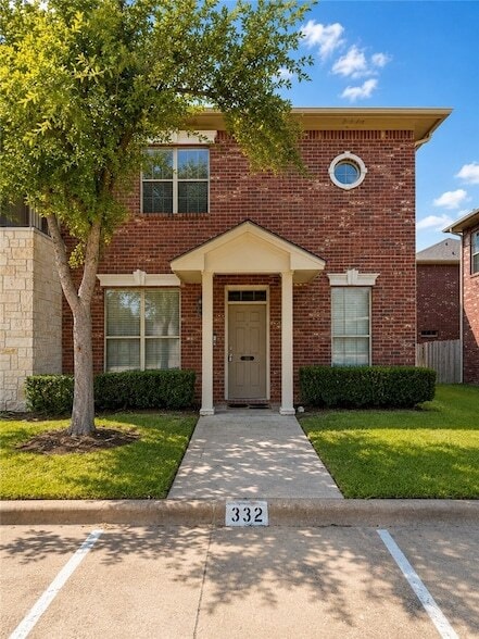 Building Photo - 332 Forest Dr Loop