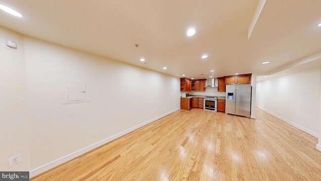 Photo - 1462 Harvard St NW Unit 1