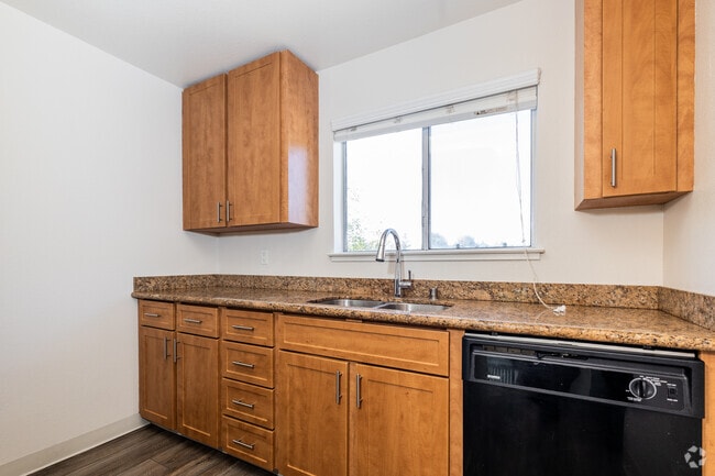 2BR, 2BA - 1,003SF kitchen - Oak Creek