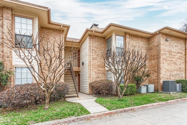 Photo - 16301 Ledgemont Ln Unit 283