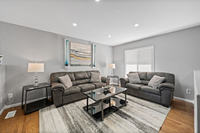 Building Photo - 21937 E Churchill Dr Unit ID1285028P